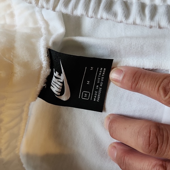 Nike Women's High-waisted Active set with crop top-Medium - Picture 3 of 11